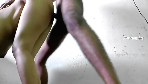 Gand marwali ne apne guddam ki sathe doggy style me apni