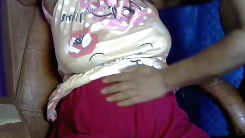 Indian lady plays with her big booty and sucks cock