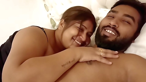 Indian amateur video showing slutty hairy fetish vid