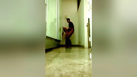 Indian girl masturbates in her bed in amateur hd video