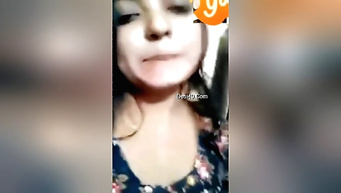 Indian beauty naked on webcam with a hot naked body