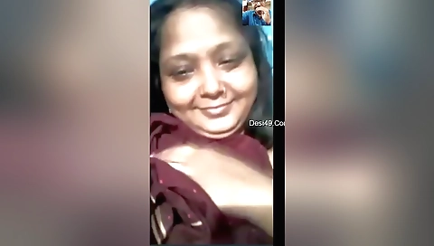 Big ass mature brunette makes you smile in web camera vid