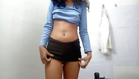 Indian amateur woman plays with her pussy in a solo video