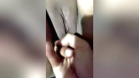 Indian milf wife gets fucked by her lover in amateur porn