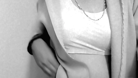 I filmed my girlfriend with a shaved pussy in my home video