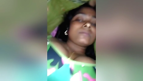 Today Exclusive- Desi Village Bhabhi Ready For Sex