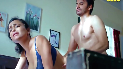 Indian hottie with big boobs is getting her pussy wet