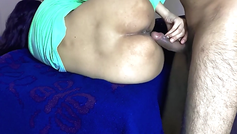 Amateur brunette in red dress suckles her friend's pussy