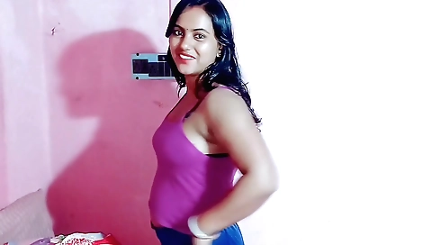 Amateur porn video with a brunette getting her pussy licked