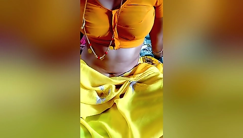 Indian wife is showing her naked body on the bedroom videos