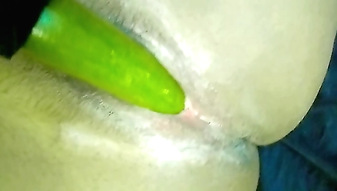 Solo female cumshots with cucumber in hd porn video
