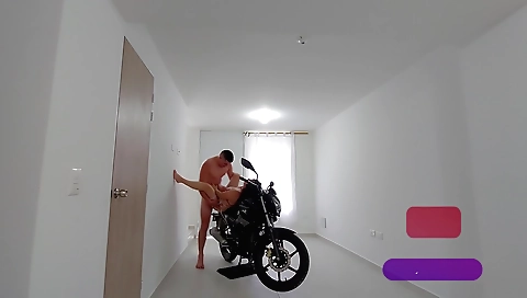 18 years old brunette with a sexy body in a car in medellin