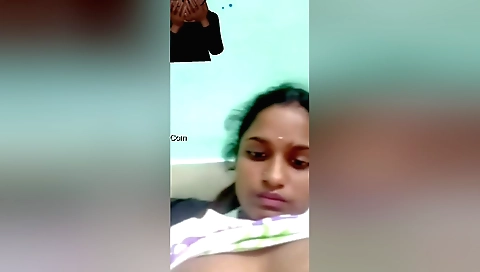 Today Exclusive- Desi Girl Shows Her Boobs To Lover On Vc