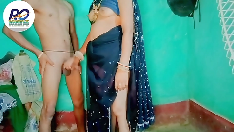 Indian brunette in black saree and chudai ghar me standing