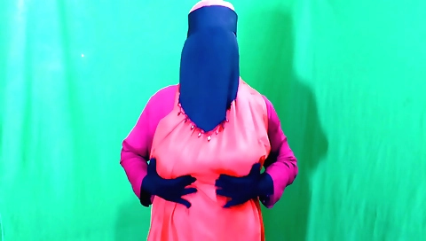 Indian girl enjoys hot sex in a solo female porn video