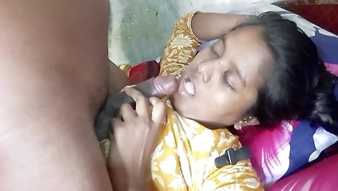 Amateur brunette babe fucked her neighbor's husband