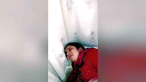 Big ass brunette gets fucked and creampie in her pussy