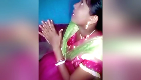 Amateur brunette with a sexy ass and a cute face loves sex