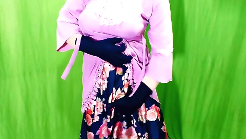 Hot girl in a sexy outfit fucks herself and rides a dick