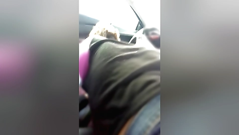 Amateur brunette with big ass sucking dick in parking