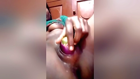 Amateur indian girl masturbates in bed and screams