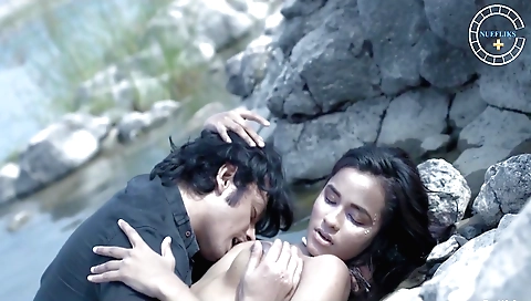 Hot amateur brunette with a shaved pussy on the net