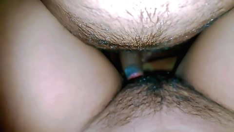 Hairy indian chick putsi rato hune padkayera maal jhardeko