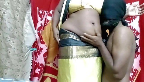 Indian navel licking and kissing 2nd husband divorce bhabhi