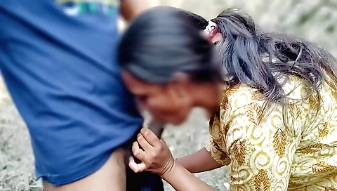 Indian teen and her stepfather fuck in the backyard