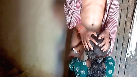 Indian bhabhi takes off her dress and fucks in bed