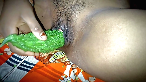 Amateur girl is masturbating after playing with her pussy