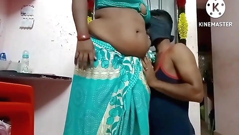 Indian big-tittied girl in a sexy dress 1994 porn clip