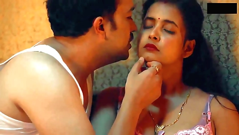 Indian teen gets on her knees and tries on a dress