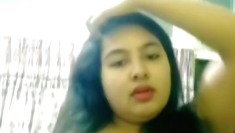 Sexy indian girl shows her body in nude and in a solo scene