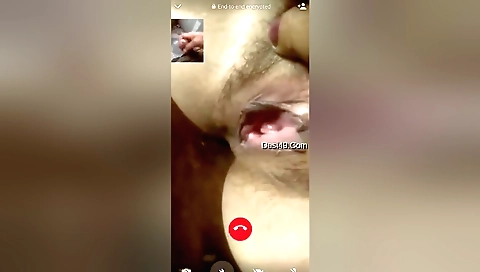 Indian girl showing her sexy body in amateur video 04