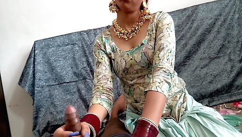 Indian stepfather-in-law gives a handjob to her stepdaughter