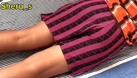 Thick ass amateur chick in her bed and she is playing with pussy