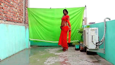 Amateur solo video for Indian village girl - brunette